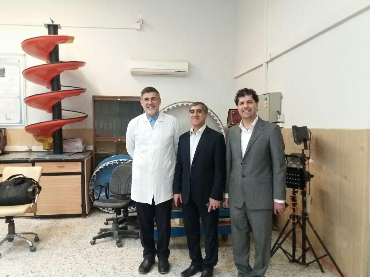 بازدید دکتر علی دهقانی عضو هیات علمی دانشگاه یزد از مرکز تحقیقات فرآوری مواد کاشی گر